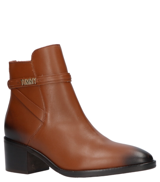 Tommy Hilfiger Enkellaars <span>FW0FW05196 GOW</span> FW0FW05196 GOW cognac - www.bremmerschoenen.info - Bremmer Schoenen